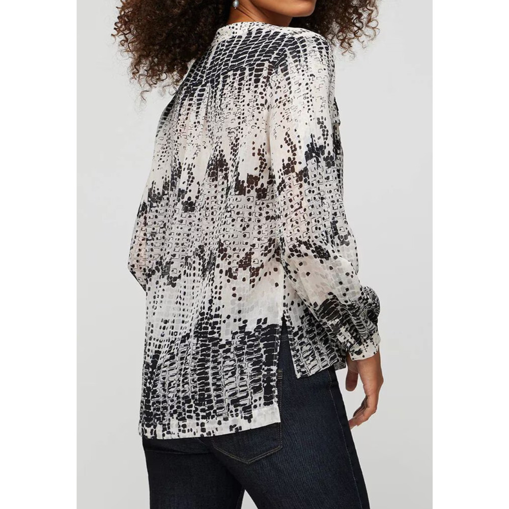 NWT White House Black Market Long Sleeve Soft Shirt Abstract Reptile WHBM Small - Picture 13 of 16